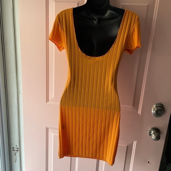 Pretty Little Thing-Orange Frill Edge Scoop Back Short Sleeve Bodycon Dress-SZ 6 - Picture 2 of 12